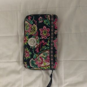 Very Bradley Multi wallet